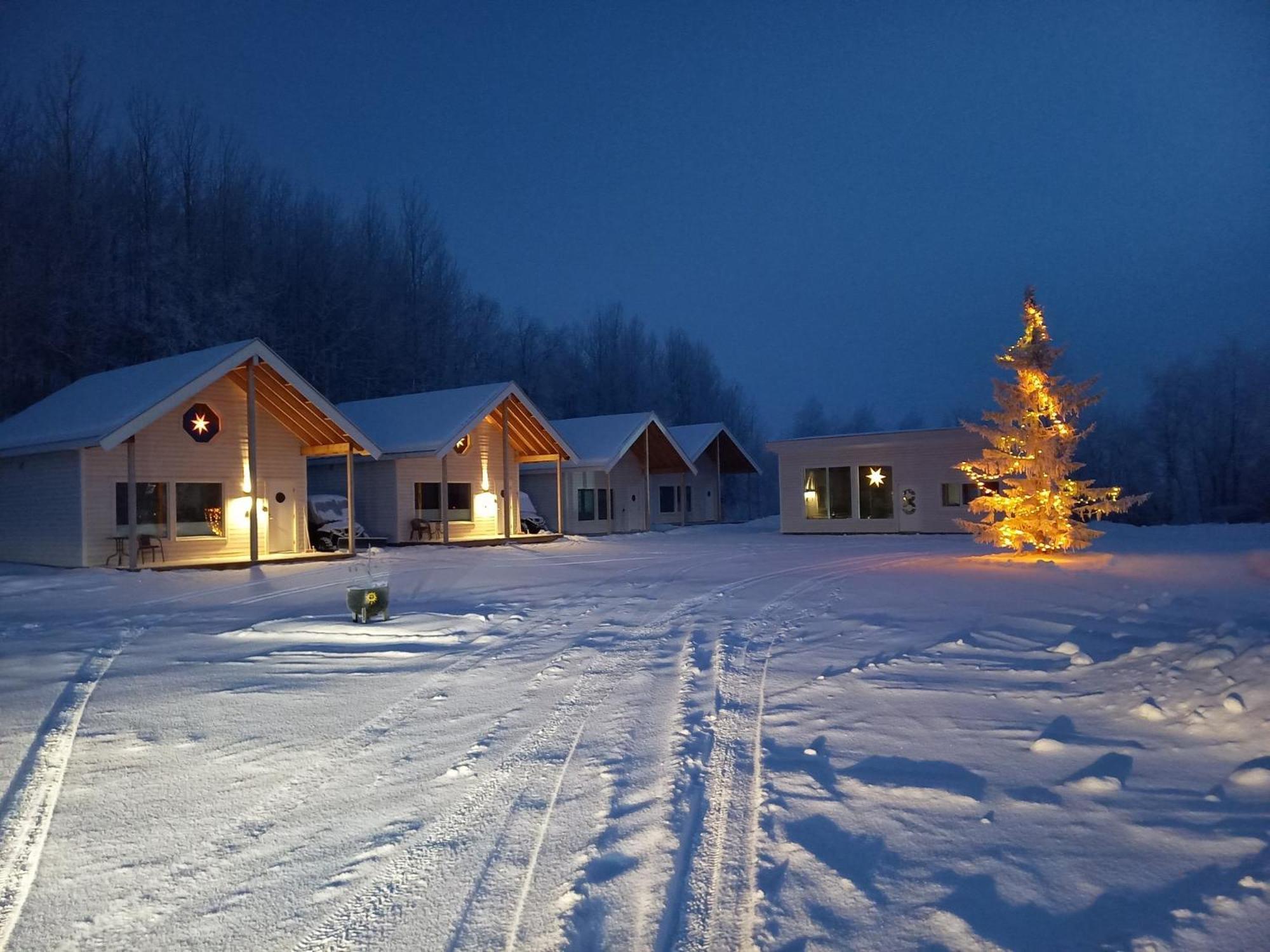 Atte Arstider Lodge Neiden Extérieur photo