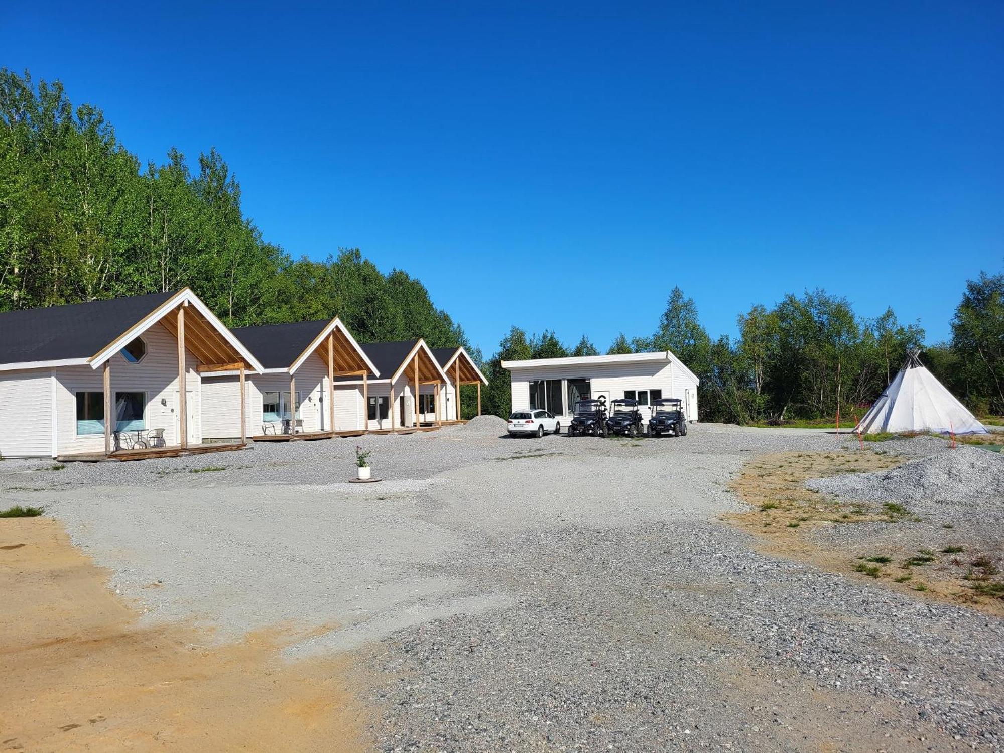Atte Arstider Lodge Neiden Extérieur photo